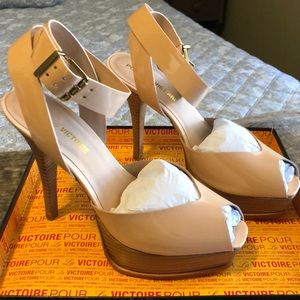 POUR La VICTOIRE platform stiletto heels.